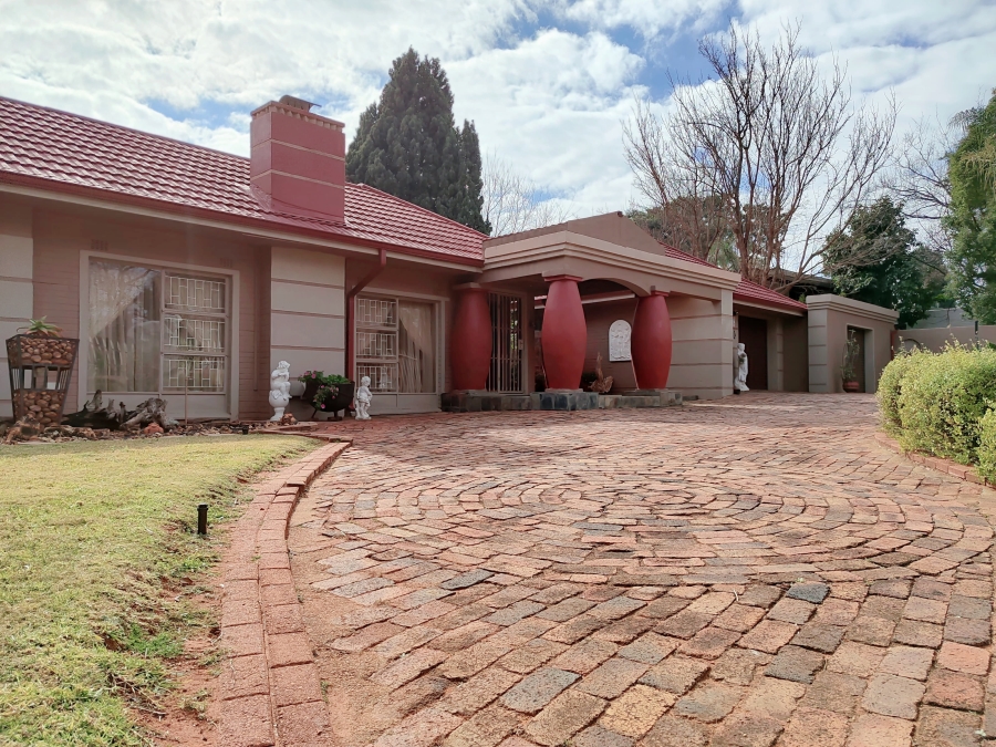 4 Bedroom Property for Sale in Wilkoppies North West